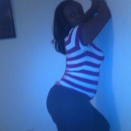 Kira Johnson Photo 14