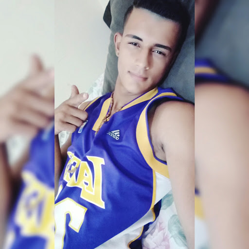 Henrique Santos Photo 6