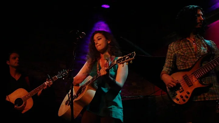 Tara Lea Photo 30
