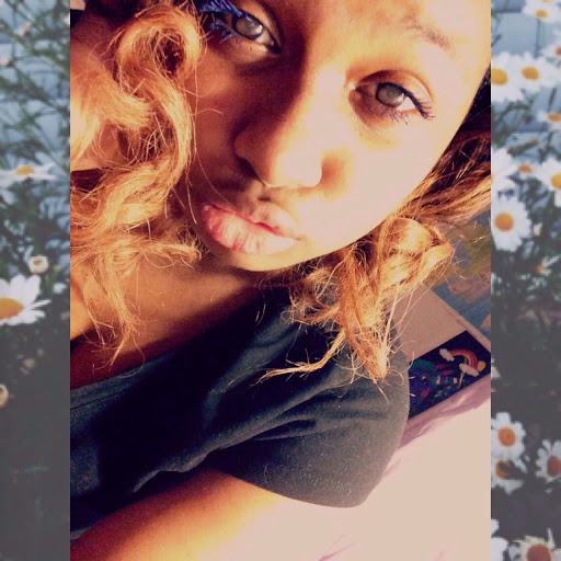 Alecia Ross Photo 9