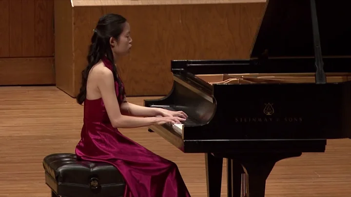 Elizabeth Chua Photo 20