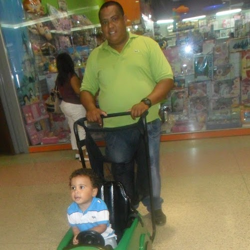 Nestor Morales Photo 15