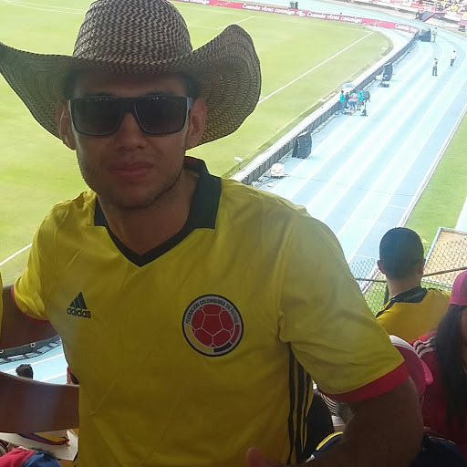 Luis Toro Photo 14