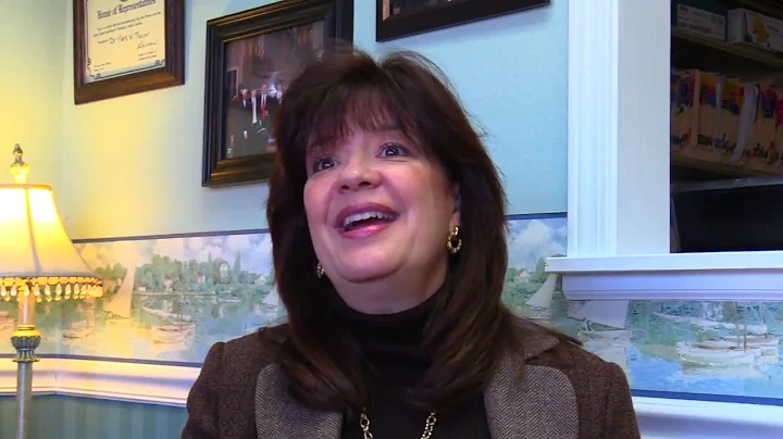 Anne Thayer Photo 13