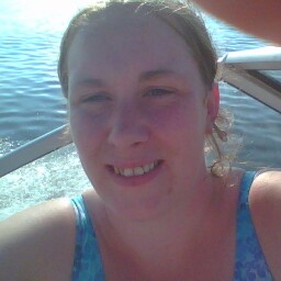 Sara Stanek Photo 3