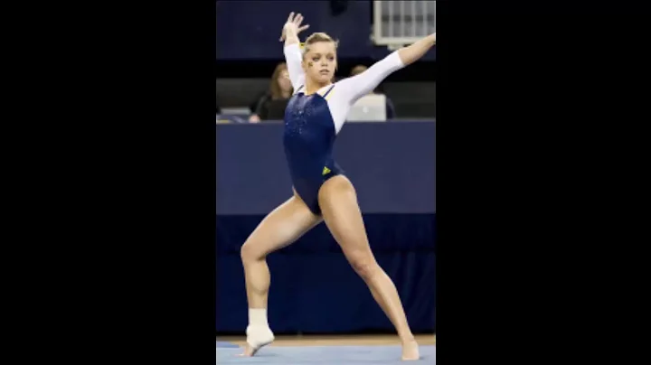 Stephanie Colbert Photo 31