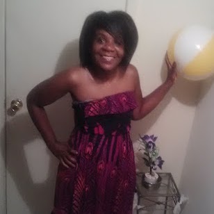 Simone Perry Photo 12