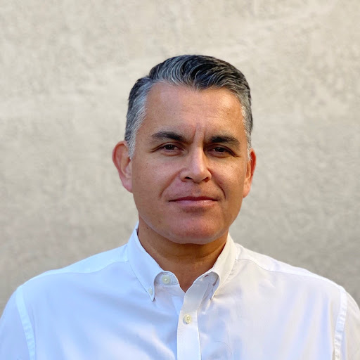 Luis Guzman Photo 14