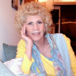 Joan Michaels Photo 9