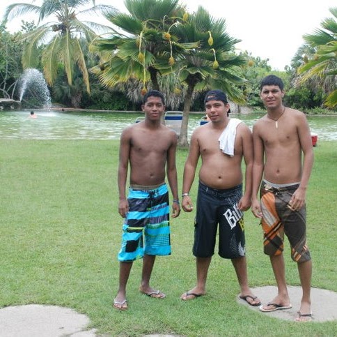 Larry Suarez Photo 13