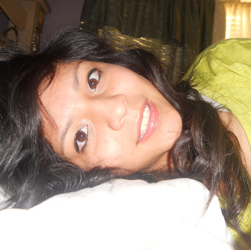 Laura Gonzales Photo 15
