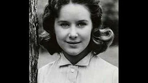 Lori Martin Photo 41