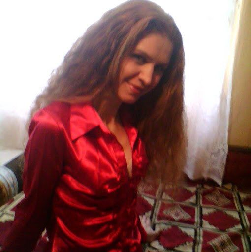 Elena Costache Photo 10