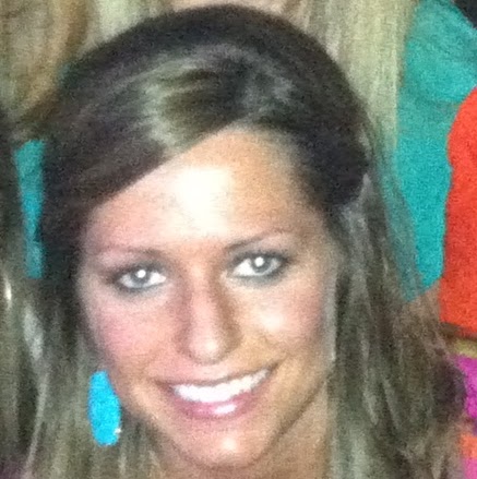 Stephanie Holloway Photo 12