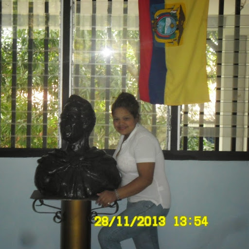 Clara Castillo Photo 9