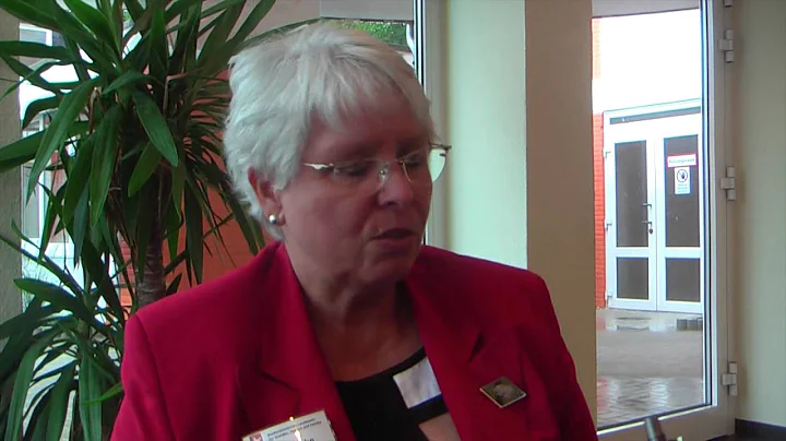 Anne Kuhn Photo 19