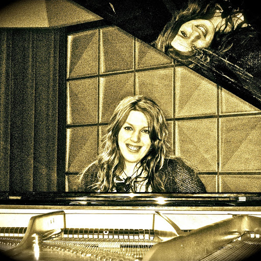 Jeanna Taylor Photo 8
