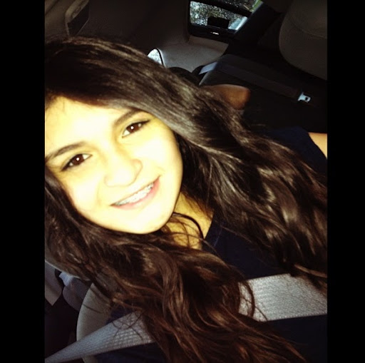 Victoria Rangel Photo 14