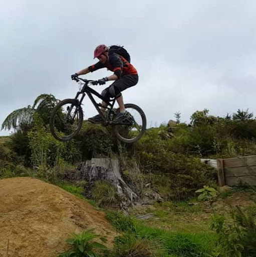 Matthew Benton Photo 11
