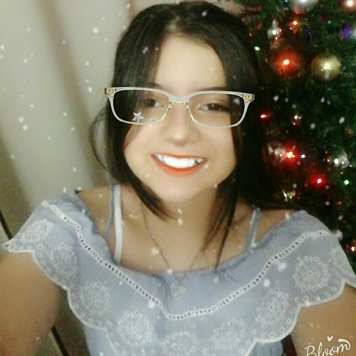 Delia Hernandez Photo 17