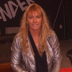 Julie Field Photo 17
