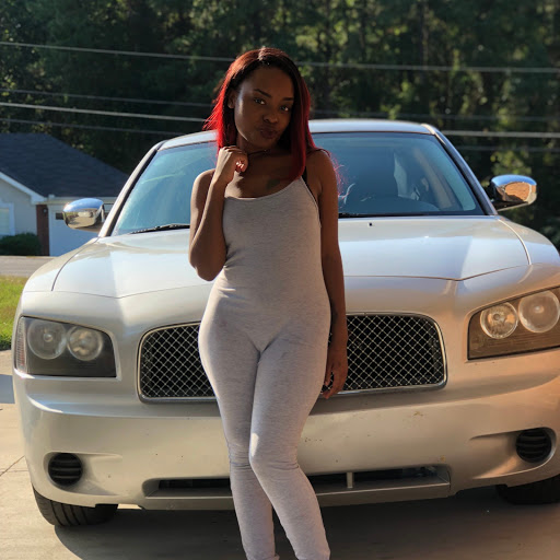 Tiffany Holmes Photo 16