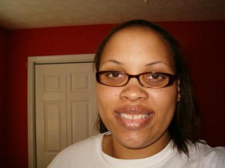 Toya Woods Photo 10