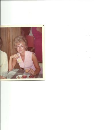 Donna Riddle Photo 17