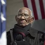 Richard Overton Photo 61