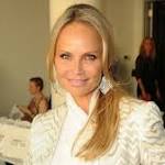Elizabeth Armstrong Photo 57