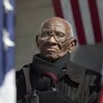 Richard Overton Photo 65