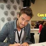 Robert Buckley Photo 55